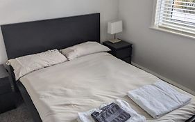Modern 3 Bedroom Home, Close To City Centre And Peak District